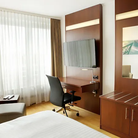 Courtyard By Marriott Hotel