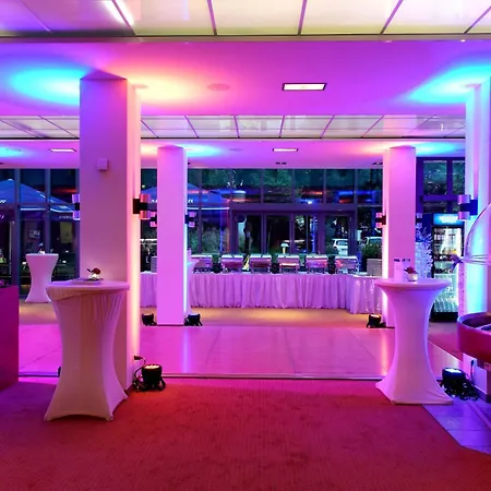 Courtyard By Marriott 4*