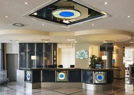 ホテル Courtyard By Marriott 4*