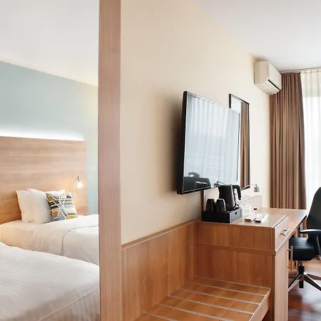 Ξενοδοχείο Courtyard By Marriott