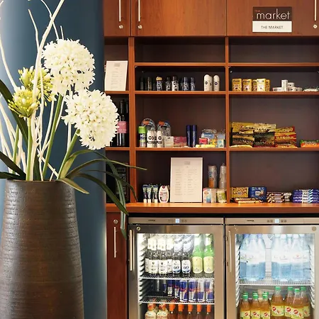 Courtyard By Marriott Отель