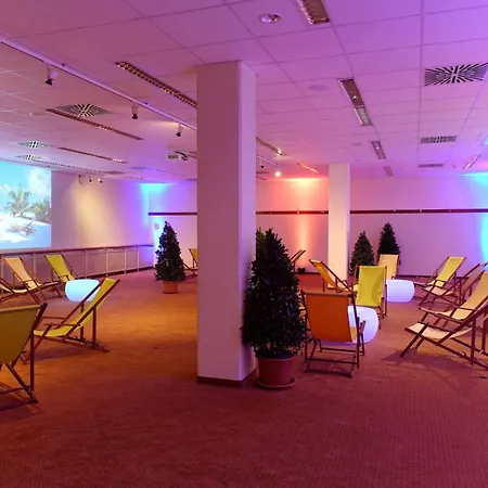 Отель Courtyard By Marriott