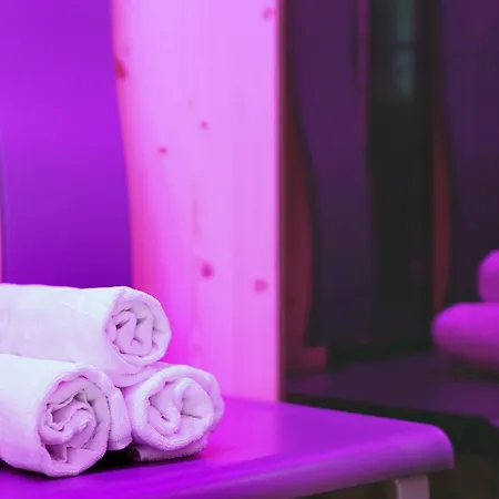 Courtyard By Marriott Hotel