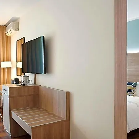 Otel Courtyard By Marriott 4*