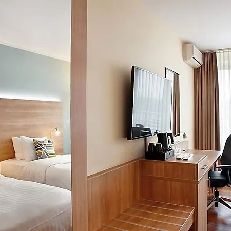 Courtyard By Marriott