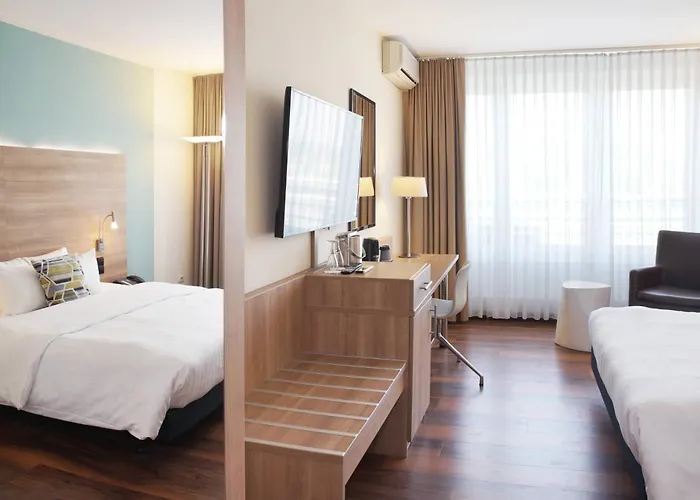 ホテル Courtyard By Marriott 4*