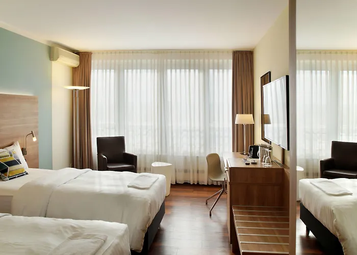 Courtyard By Marriott Hotel