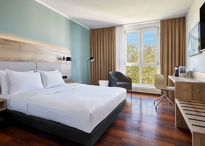 Courtyard By Marriott 4*