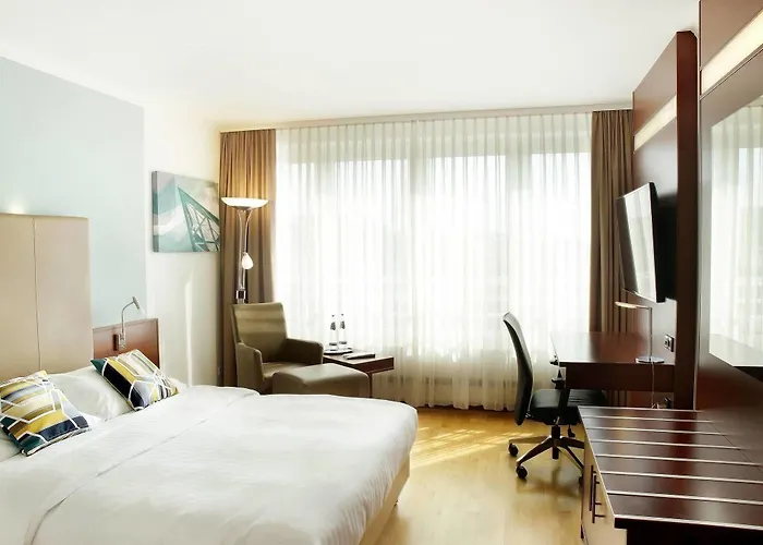 Courtyard By Marriott 4*