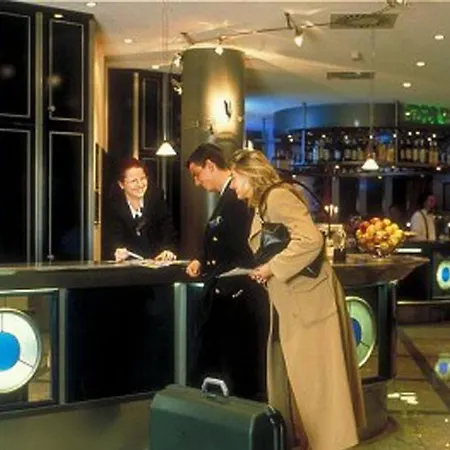 Hotel Courtyard By Marriott Dresden