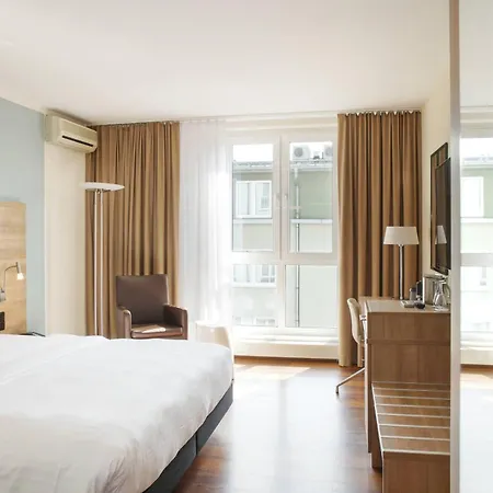 Hotell Courtyard By Marriott